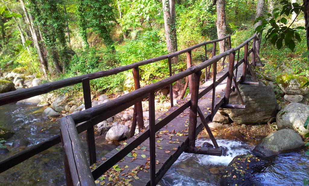 Albergue Turistico Valle Del Ambroz แอร์วาส ภายนอก รูปภาพ